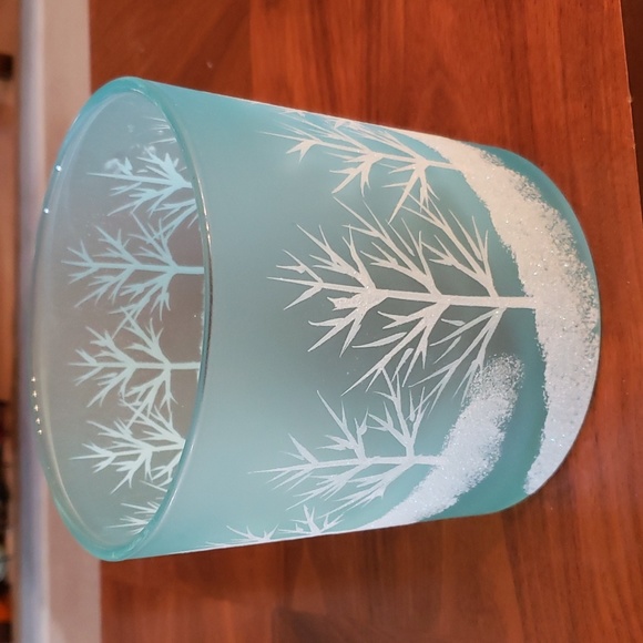 6" diameter frosted glass vase NEW - Picture 2 of 7
